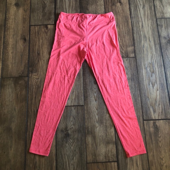 LulaRoe Tall & Curvy buttery soft pink leggings - Picture 3 of 7
